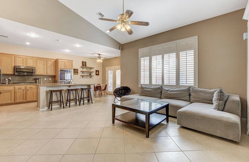 Green Valley House | Casa Bohemian 4 Bedroom Home