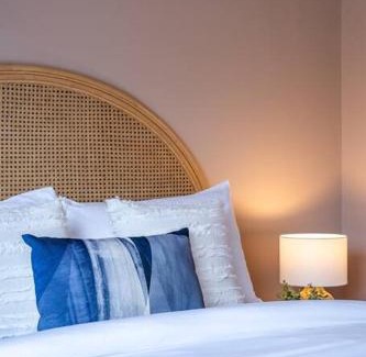 Everard Park Apartment | Casa Boho - 2BR Central WiFi