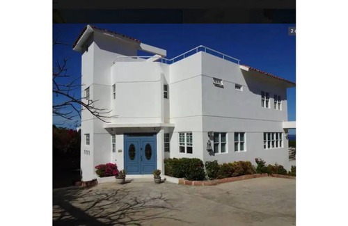 Fajardo House | Casa Bonita, the Mystic sea.