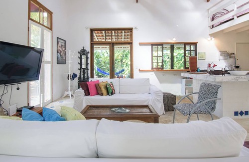 Barra do Una House | Casa na Vila Barra do Una com Churrasqueira