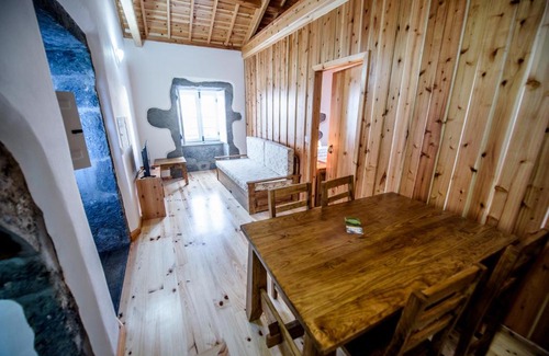 Angra do Heroismo House | Casa Branca da Chaminé