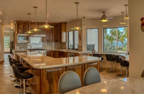 Laderas del Mar Apartment | Casa Brisa Del Mar Beach Front Living with Pool and Spa
