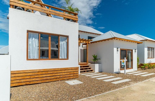 San Pedro Villa | Casa Brisa & The PoolClub at Mahogany Bay!