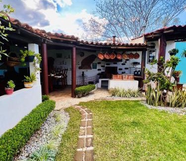 San Lorenzo Cacaotepec House | Casa Buganbilia