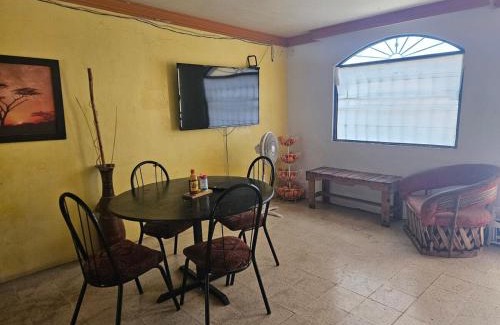 Culiacan House | Casa céntrica, segura y sencilla