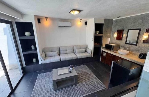 Romantic Zone Hotel | Casa Cúpula Luxury LGBT Boutique Hotel