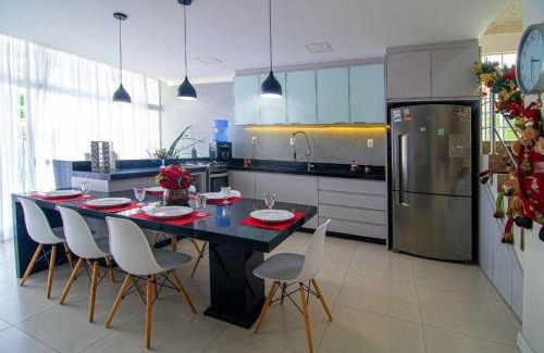 Meia Praia House | Casa c/piscina á 15 minutos Parque Beto Carreiro e 300m da praia Navegantes