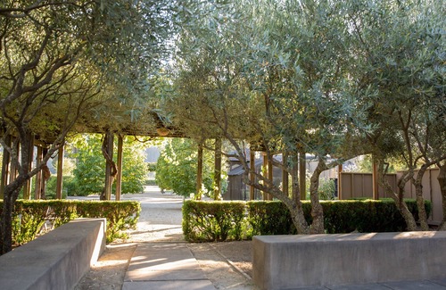 St. Helena House | CASA CABERNET- A RARE FIND AMONGST THE VINES IN ST. HELENA, CA. NAPA VALLEY