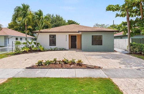 Lake Ida Shores House | Casa Calman2 min to Famous Atlantic Ave, Pool coming Oct 2025