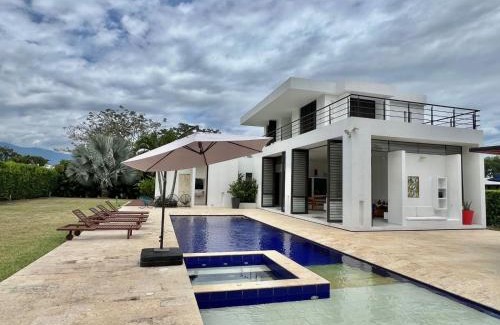 Anapoima House | Casa campestre Solé mediterranea con piscina en Anapoima