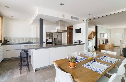 Pollensa Ski Chalet | Casa Canigo - Townhouse 5 minutes walk to the Square