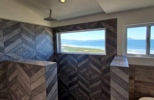 Ensenada House | Casa Capitan - BEACHFRONT living