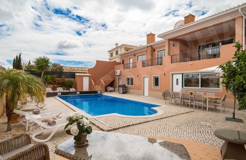 Atalaia Villa | Casa Carinha | professionally cleaned | 5-bedroom luxury villa | private pool | near Lagos town centre