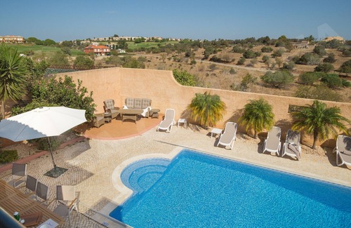 Atalaia Villa | Casa Carinha | professionally cleaned | 5-bedroom luxury villa | private pool | near Lagos town centre