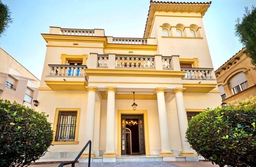 La Font d'en Fargues Villa | Casa Cartella - Eight Bedroom Villa, Sleeps 16