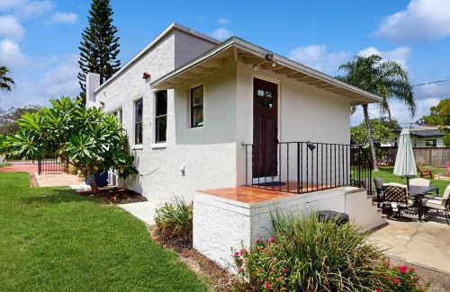Sebring House | Casa Castillo