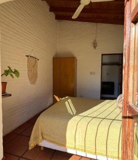 Las Rosas House | Casa cercana a plaza de Villa de las Rosas con patio y asador