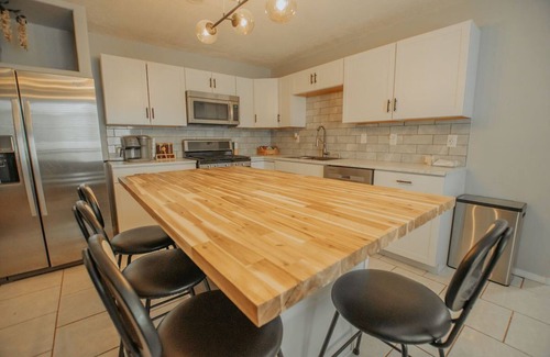 Westgate Heights House | Casa Cerrillos+Hot Tub+Pet Friendly+No Pet Fee!