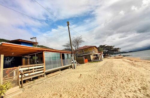 Ribeirao da Ilha House | Casa charmosa pé na areia por do sol