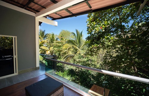 Yelapa Apartment | Casa Cielo Rojo - Yelapa Treetop House with AC