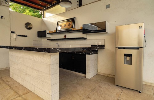 Colima House | Casa Colima 1822 Bed (King Size, Heated Pool)