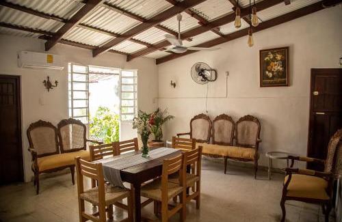 Barrio de Santiago House | Casa colonial con piscina en el centro de Merida