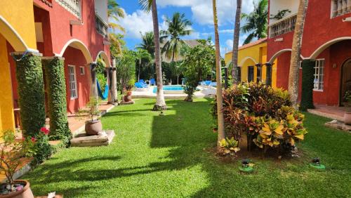Colonia 10 De Abril Villa | Casa Colonial, Cozumel Villa Guava
