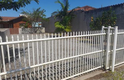 Guaratuba House | Casa Colonial em Guaratuba, próximo a praia