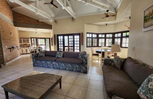 Jardim Virginia House | Casa com piscina alto padrão