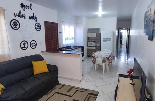 Tupy House | Casa com Piscina Aquecida, Churrasqueira e Wi-fi, lado praia de Itanhaém