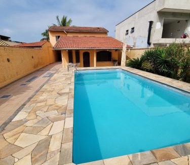 Indaia House | Casa com piscina