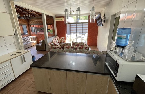Foz do Iguacu House | Casa com Piscina e Áreas Gourmet com Churrasqueira em Foz do Iguaçu