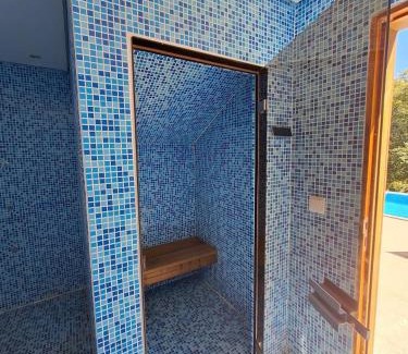 Parada de Bouro House | Casa com piscina privada e jacuzzi no Gerês