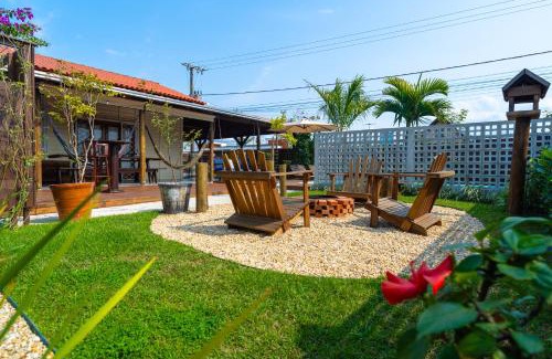 Barra Velha House | Casa com Varanda Incrível - Sinuca, Pepolim, Piscina, Praça de Fogo - Próximo ao Parque Beto Carrero World