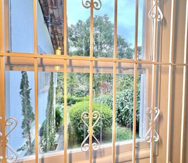 Mury House | Casa com vista para as montanhas