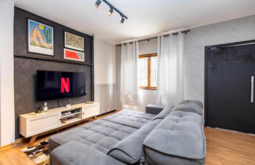 Tingui House | Casa Completa com garagem