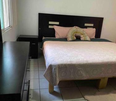 Villa de Alvarez Apartment | Casa completa recién renovada Con AA