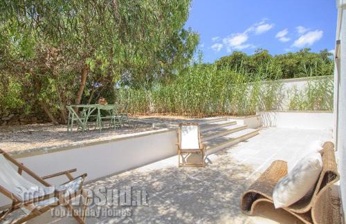 Torre Vado House | Casa con accesso diretto al mare by LoveSud