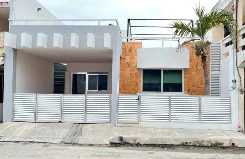 Progreso Municipality House | Casa con alberca en el centro de Puerto Progreso