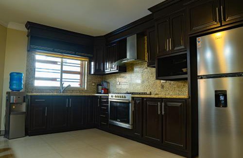 Zona Dorada Villa | Casa con alberca en excelente ubicación, para grupos grandes de personas