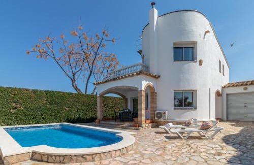 Sant Pere Pescador House | Casa con Piscina, A/A, Wifi, Barbacoa, a 200 m de la Playa - ES-89-75