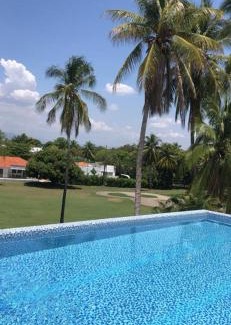 Girardot House | Casa con piscina y campo de golf