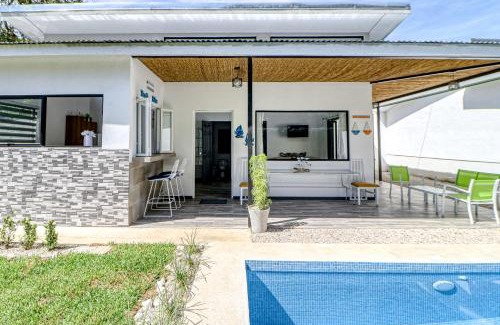 Puerto Carrillo House | Casa Conchas