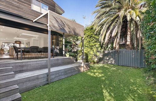 Thirroul House | Casa 'ConnWilli’ @ Thirroul Beach - Directly opposite Thirroul Beach Reserve