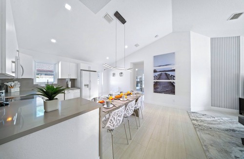 Florida Ridge House | Casa Costa del Tesoro 10 minutes from the beach