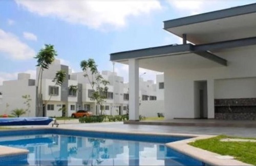 Zapopan House | Casa coto Alta luz con alberca