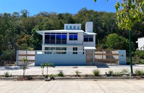Crucecita Villa | Casa Cristina Mamá Regañona