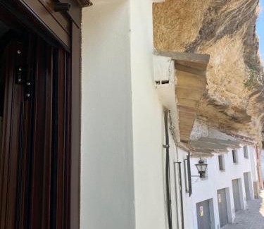 Setenil de las Bodegas House | Casa Cueva Un Rincón en la Roca