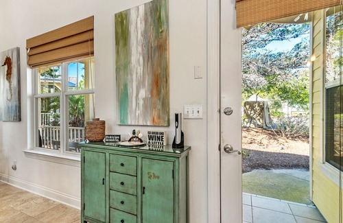Fort Morgan Cottage | Casa d'Artiste~ Getaway to this 3BR/2 1/2BA home!