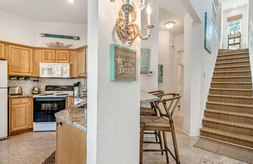 Fort Morgan Cottage | Casa d'Artiste~ Getaway to this 3BR/2 1/2BA home!